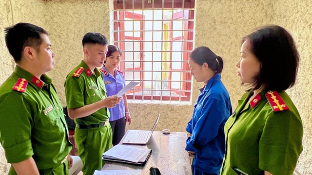 Bắt Facebooker Thủy Tẹt Bé Nhỏ