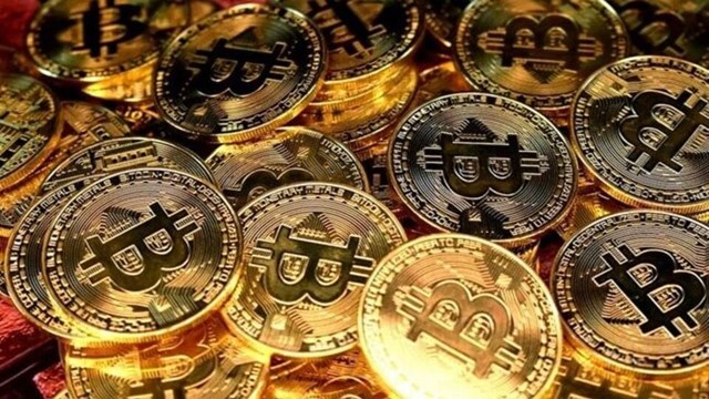Giá Bitcoin vượt mức 3,3 tỷ đồng, nhiều người ‘cháy tài khoản’