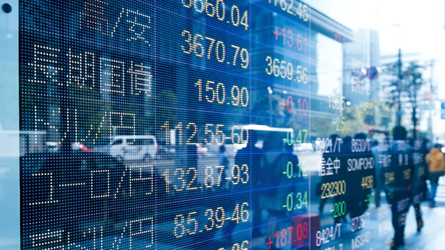 Thị trường toàn cầu thăng hoa: Nikkei tăng hơn 4%, vàng vượt mốc 3.900 USD/ounce giữa kỳ vọng chính sách nới lỏng