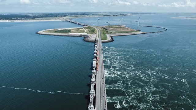 'Đê' chống lũ vĩ đại nhất lịch sử được xây dựng liên tục trong 43 năm, tiêu tốn hơn 184.000 tỷ, được xếp vào ‘7 kỳ quan thế giới hiện đại’