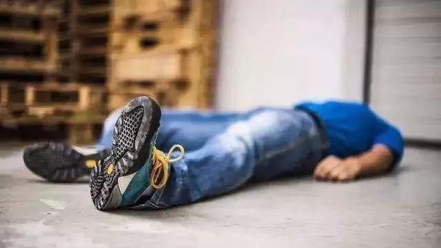 Quan chức Trung Quốc đột tử khi đang làm nhiệm vụ, gia đình đâm đơn kiện