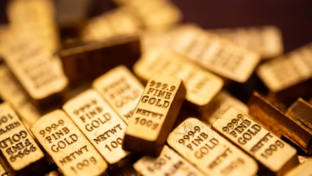 Chuyên gia cảnh báo về đà tăng kỷ lục của vàng, người dân cần chú ý