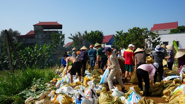 Bí thư thôn đột ngột qua đời khi tham gia chống lũ