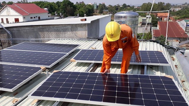 Bộ Công Thương có đề xuất quan trọng ảnh hưởng trực tiếp đến tất cả hộ dân lắp điện mặt trời 