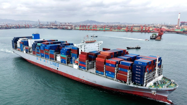 Hàng loạt nhà xuất khẩu thức trắng đêm giao hàng, chuyện gì đang xảy ra tại nền kinh tế lớn thứ hai thế giới?