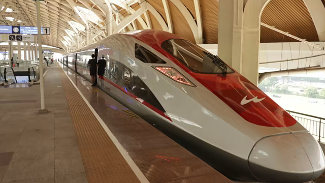 Từ chối Nhật Bản chọn nhà thầu Trung Quốc cho dự án đường sắt cao tốc, nền kinh tế lớn nhất Đông Nam Á phải 'còng lưng' trả lãi vay hơn 8 tỷ đồng/ngày