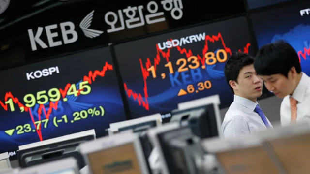 Dòng vốn tháo chạy với tốc độ chưa từng có, chuyện gì đã xảy ra tại nền kinh tế lớn thứ 4 châu Á?