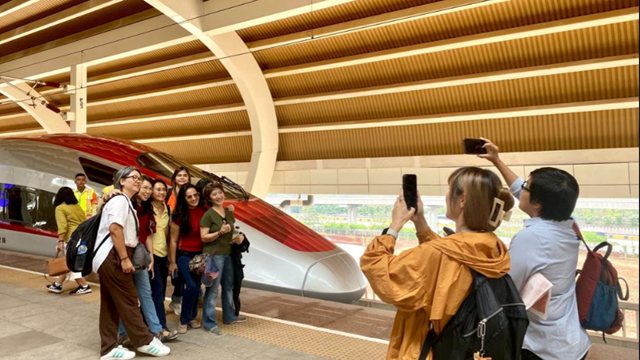 Chọn nhà thầu Trung Quốc, dự án đường sắt cao tốc biến thành 'bom hẹn giờ', bị điều tra tham nhũng vì nợ nần chồng chất