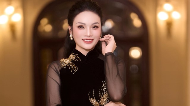 Nữ ca sĩ duy nhất đạt chuẩn Phó Giáo sư năm 2025: ‘Nữ hoàng nhạc dân gian’, là Tiến sĩ, NSƯT, Trưởng khoa trường nhạc hàng đầu Việt Nam