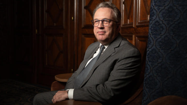 Nền kinh tế số 1 thế giới 'lung lay': Người dân chật vật sống qua ngày, quan chức Fed cảnh báo nguy cơ suy thoái