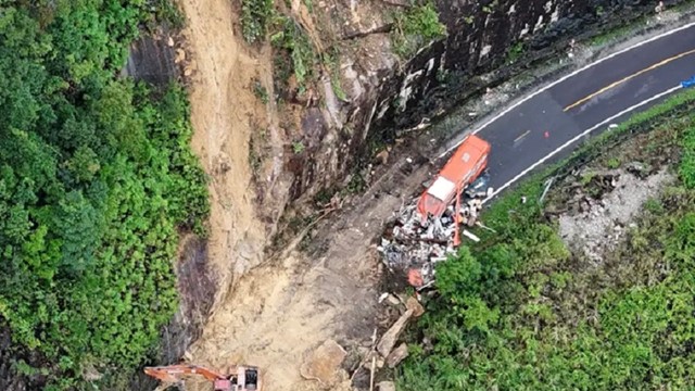 Sẽ nổ mìn thông tuyến đèo hiểm trở dài bậc nhất Việt Nam, nối liền hai trung tâm du lịch nổi tiếng