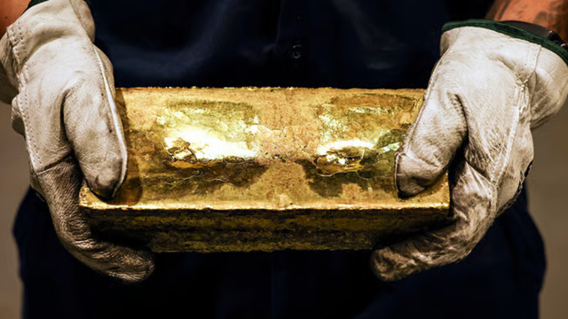 Giá vàng hướng tới kỷ lục chưa từng có trong lịch sử, chuyên gia lên tiếng lý giải