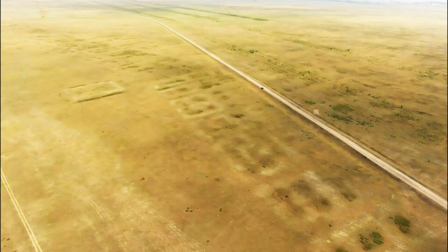 Tìm thấy 'Thành phố Bảy Khe Núi' diện tích bằng gần 200 sân bóng, đã mất tích 3.000 năm trước trên một cánh đồng cỏ bỏ hoang