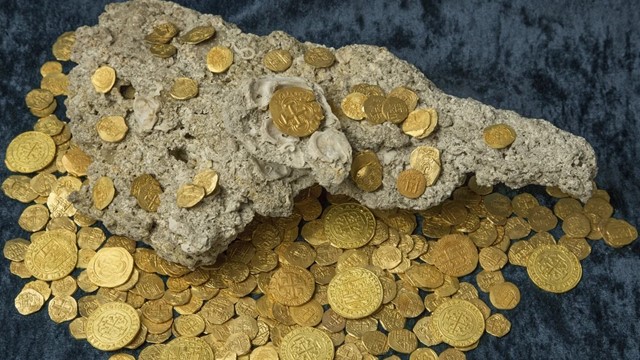 Tịch thu con tàu chở theo 90 tấn vàng, 237 tấn bạc cùng nhiều ngọc lục bảo trị giá gần 450.000 tỷ