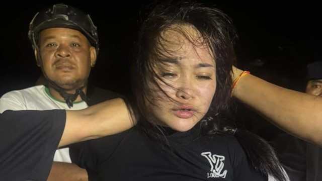 Vụ tù nhân nổ súng vào cảnh sát, trốn thoát ngay trước cửa tòa án Campuchia: Người phụ nữ bị đồn là ‘Chị đại’ người Việt nói gì?