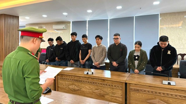 Phong tỏa 1.000 tài khoản, bắt 33 người, thu giữ 100 tỷ, kê biên 2 thửa đất trong đường dây lừa đảo 67.000 tỷ 