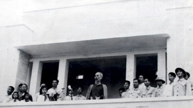 Sân vận động 4.300 chỗ do người Pháp xây dựng, nay là Di tích Quốc gia, nơi Bác Hồ gặp gỡ gần 5.000 đồng bào các dân tộc