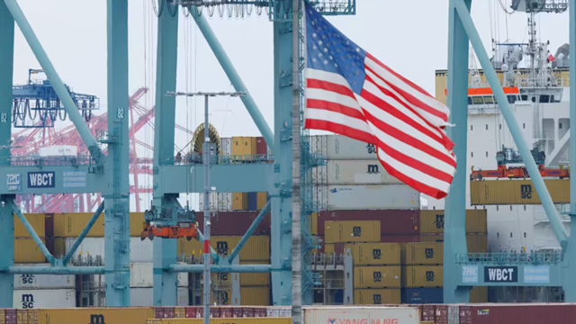 Ông Trump giáng đòn thuế, Đông Nam Á hưởng lợi?