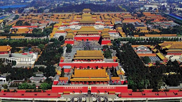 Huy động hơn 1 triệu nhân công, ròng rã 11 năm chuẩn bị vật liệu, tiêu tốn hơn 1.000 ngày để xây dựng công trình 700.000m2 đồ sộ bậc nhất lịch sử