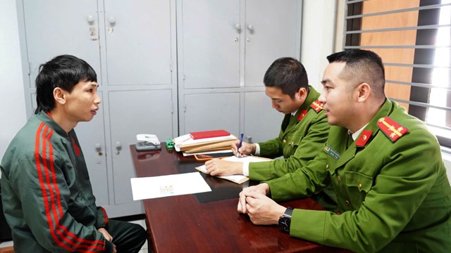 Phan Đình Cảnh từ Thái Lan về nước đầu thú