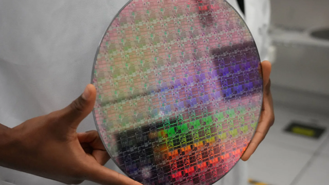 Mỹ bất ngờ lùi thời hạn áp thuế mặt hàng giúp Trung Quốc 'hái ra tiền': Toan tính phía sau là gì?