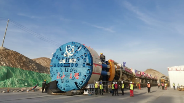 Khoan 100 giếng thăm dò, hạ cỗ máy có thể xuyên thủng đất đá xuống hơn 500m: Trung Quốc đang làm 'dự án ngầm' khiến thế giới chấn động