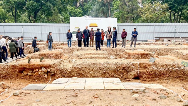 Phát hiện móng cột 'lớn nhất trong lịch sử' tại Chính điện Kính Thiên