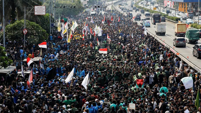 Mức lương tối thiểu gần 9 triệu đồng không đủ để sống tử tế ở thủ đô nền kinh tế số 1 Đông Nam Á