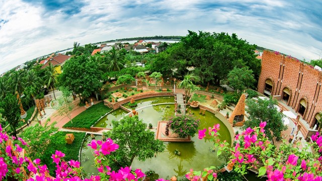 Ngôi làng độc đáo gần 500 tuổi của Việt Nam vừa được vinh danh 'Điểm du lịch cộng đồng tốt nhất 2025'