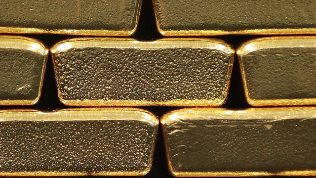 Đột kích xe bus khả nghi, bắt giữ CEO công ty xuất khẩu vàng 