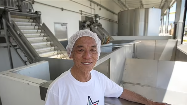 Doanh nhân gốc Việt từng phải sống trong trại tị nạn, nay là tỷ phú tương ớt đầu tiên của nước Mỹ, sở hữu công ty định giá 1 tỷ USD