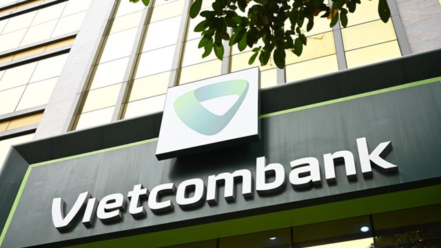 Chứng khoán 28/2: Cổ phiếu Vietcombank “tím lịm” sau tin chia cổ tức