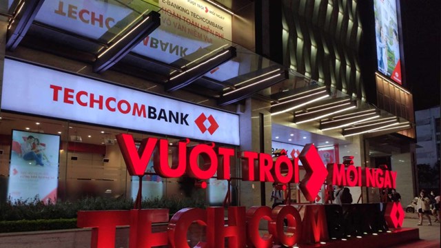 Chứng khoán 28/3: Cổ phiếu Techcombank bùng nổ sau tin chia cổ tức “khủng“