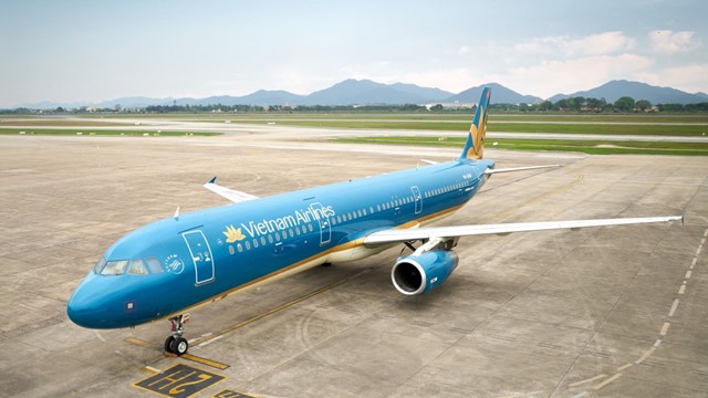 Chứng khoán 16/7: Bị xả hàng ồ ạt, cổ phiếu Vietnam Airlines nằm sàn, dư bán hàng triệu đơn vị