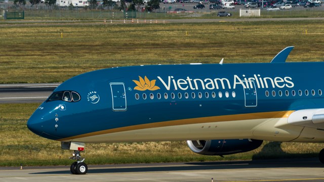 Chứng khoán 25/7: Liên tiếp giảm sàn, vốn hóa Vietnam Airlines “bốc hơi” hàng tỷ USD