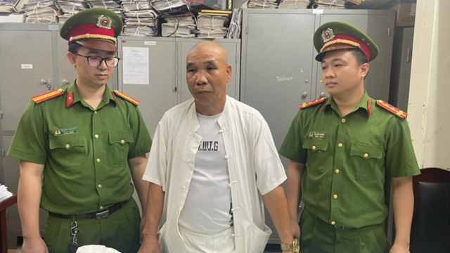 Bắt Nguyễn Văn Phượng có hành vi tấn công công an