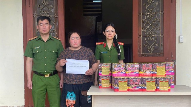 Khám xét khẩn cấp, bắt Phùng Thị Phượng 