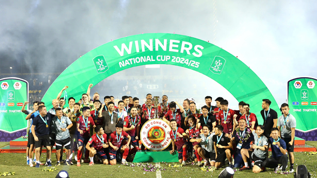 CLB bóng đá nổi tiếng Việt Nam vừa được Bộ trưởng Bộ Công an thưởng lớn