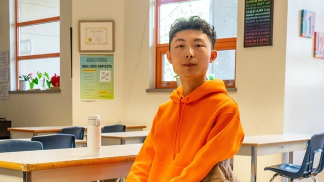 ‘Thần đồng’ Toán học đạt điểm tuyệt đối 42/42 Olympic Toán quốc tế, giành 3 Huy chương Vàng trong 5 lần thi, được đại học hàng đầu thế giới mời nhập học sớm