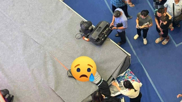 Bàng hoàng cảnh người đàn ông nằm bất động giữa Aeon Mall, nghi rơi từ tầng 4