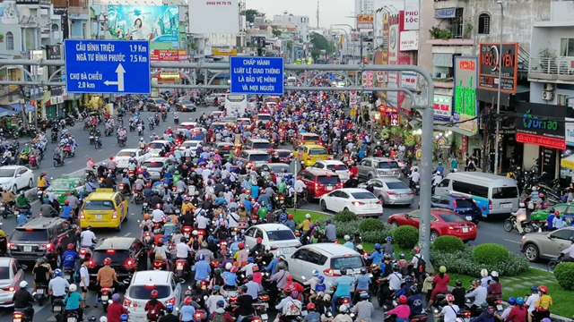 Sau Hà Nội, TP đông dân nhất Việt Nam cũng hạn chế xe mô tô, xe máy chạy xăng?