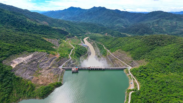 Công trình thủy điện lớn nhất Bắc Trung Bộ nhận lệnh khẩn