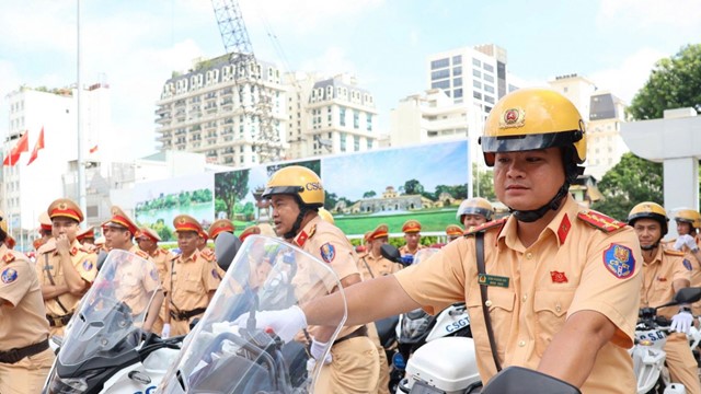Hôm nay, Thủ đô chính thức tiếp nhận 660 cán bộ, chiến sĩ CSGT cùng gần 100 phương tiện làm nhiệm vụ trọng đại của Tổ quốc