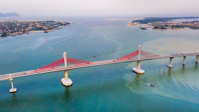 Chính thức cấm cầu 950 tỷ nối Nghệ An - Hà Tĩnh từ 6h sáng nay