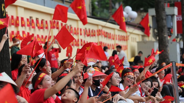 Bác sĩ viện Bạch Mai mách cách xử trí tình huống khẩn liên quan đến sức khỏe khi xem diễu binh, diễu hành ngày Quốc khánh 2/9