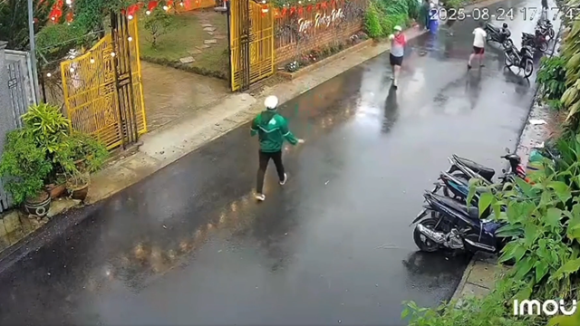 Đình chỉ công tác một nữ công chức phường