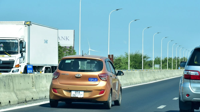 Dự kiến cấm loại phương tiện đặc biệt này đi vào làn số 1 trên cao tốc