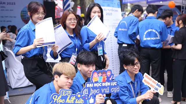 Nhiều trường đại học liên tiếp phát ‘báo động’, sinh viên và phụ huynh chú ý!