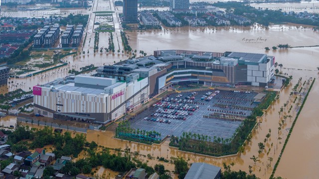 Vì sao trung tâm thương mại đầu tiên của Aeon tại miền Trung không bị ngập dù lũ vượt đỉnh?