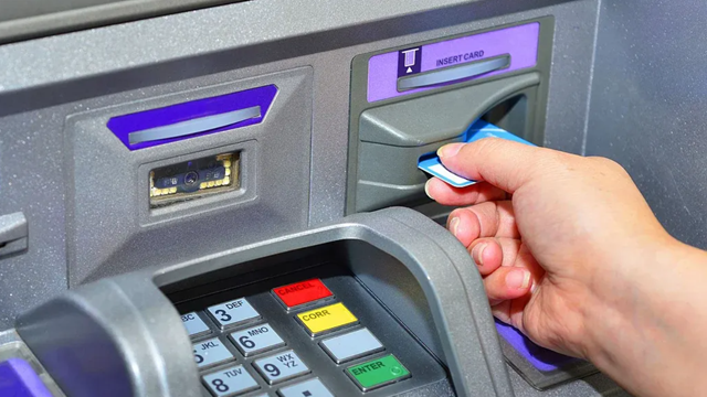 Lộ mật khẩu vì sơ ý, công nhân bị đồng nghiệp âm thầm rút tiền mà không hay biết